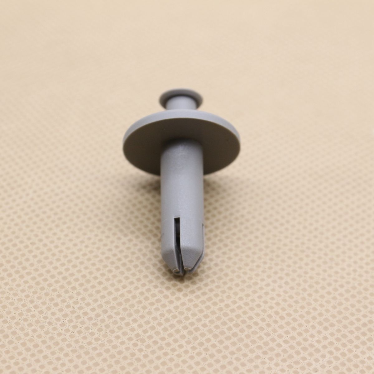 New 25Pcs for Mazda FD01-68-AC3 Absorber Fastener Push-Type Retainer