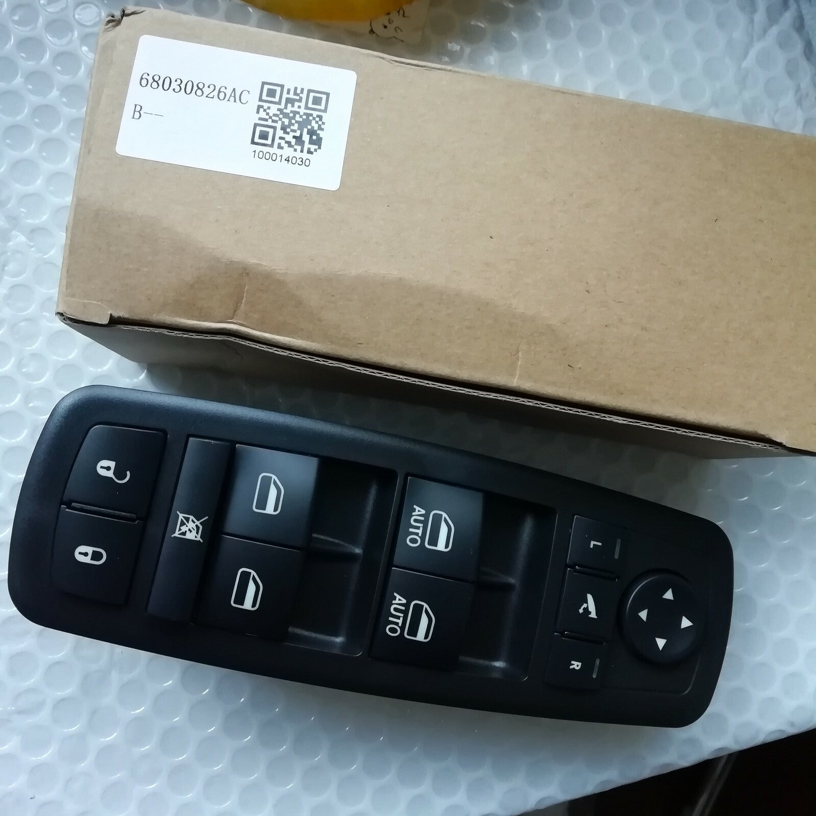 68030826AC 68030826AB Front Left Window Lifter Switch Fit for Jeep Grand Cheroke