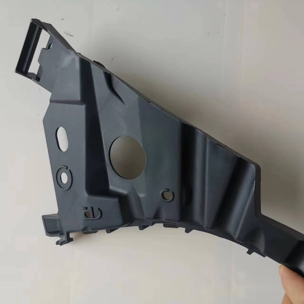 Left Side Front Bumper Retainer Support Bracket for Buick LaCrosse 2010-2013