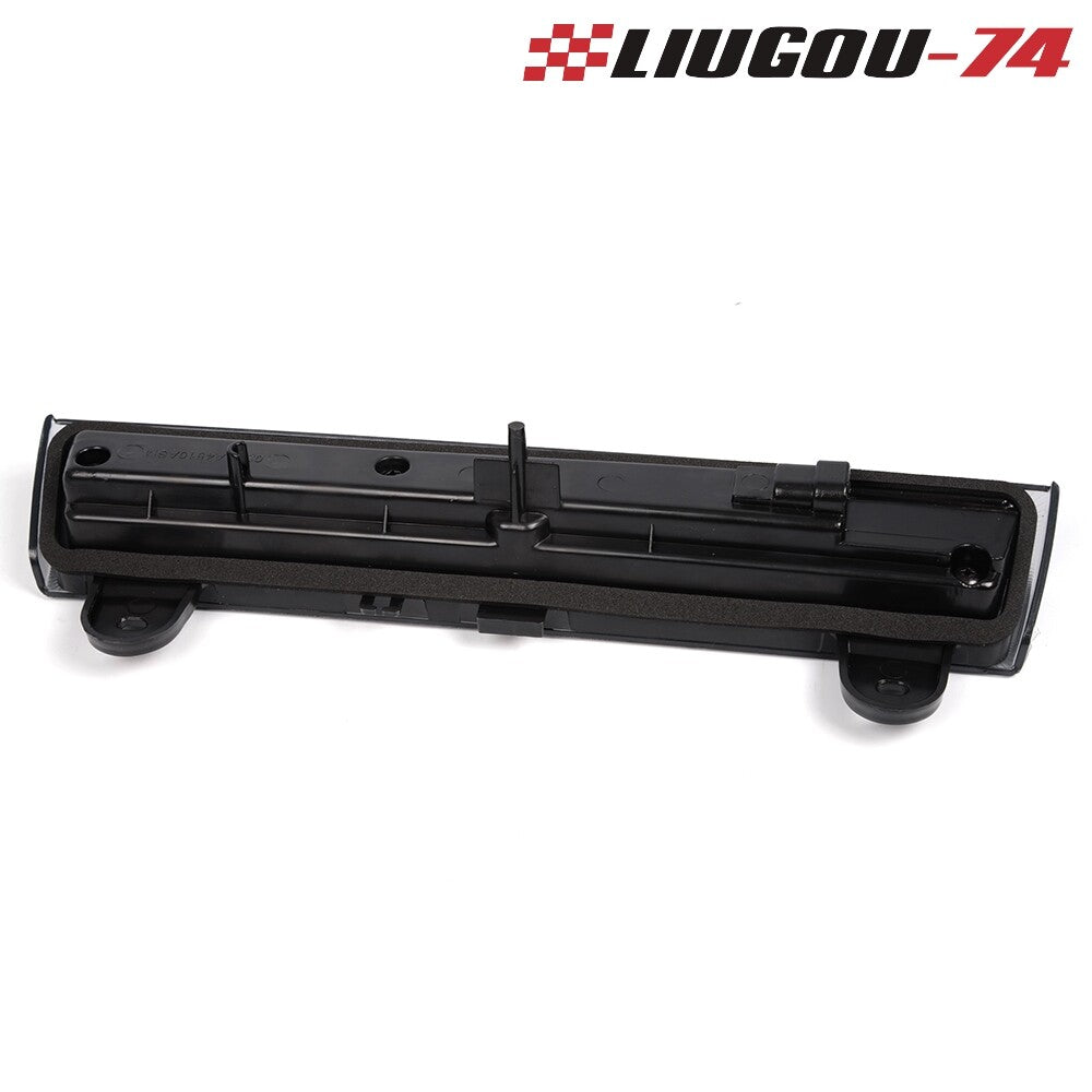 Smoke 3rd Third brake light is suitable for 00-06 Suburban Tahoe for GMC for Yukon U- v
