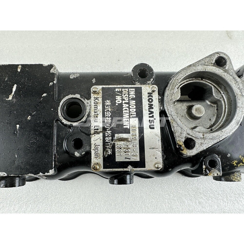 3D82 Valve Chamber Cover for Diesel Parts -