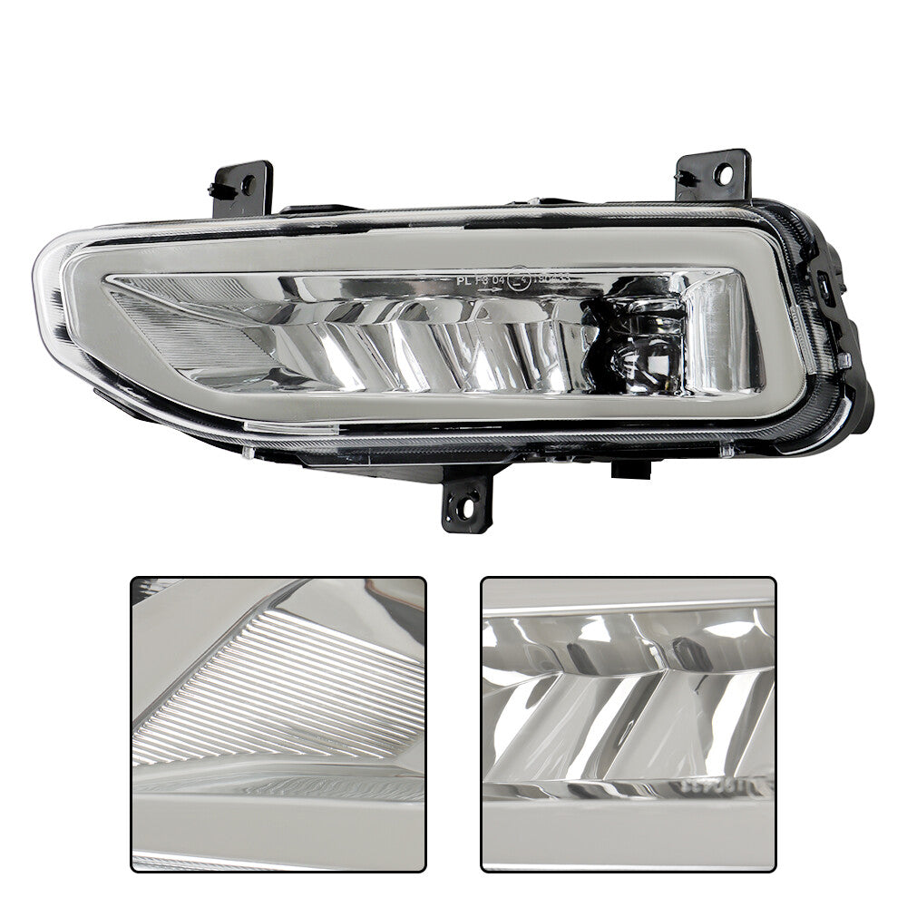 The fog lights are located on the right and left sides in front of the 2020-2022 Titan/2022 Frontier. n