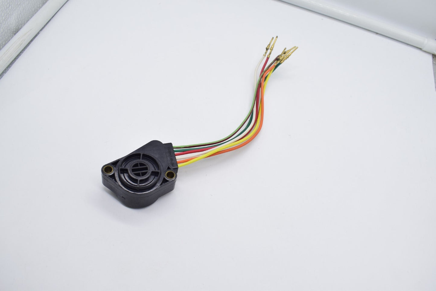 Speed pedal sensor and throttle position sensor for Volvo trucks 20504685- n