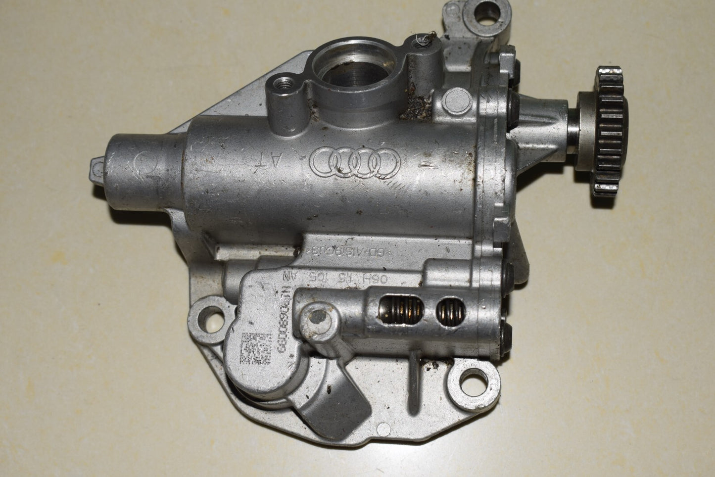 Engine oil pump assembly suitable for MKVII for A4 for A5 1.8 2.0 TFSI CJE1139 06H115105AN Q