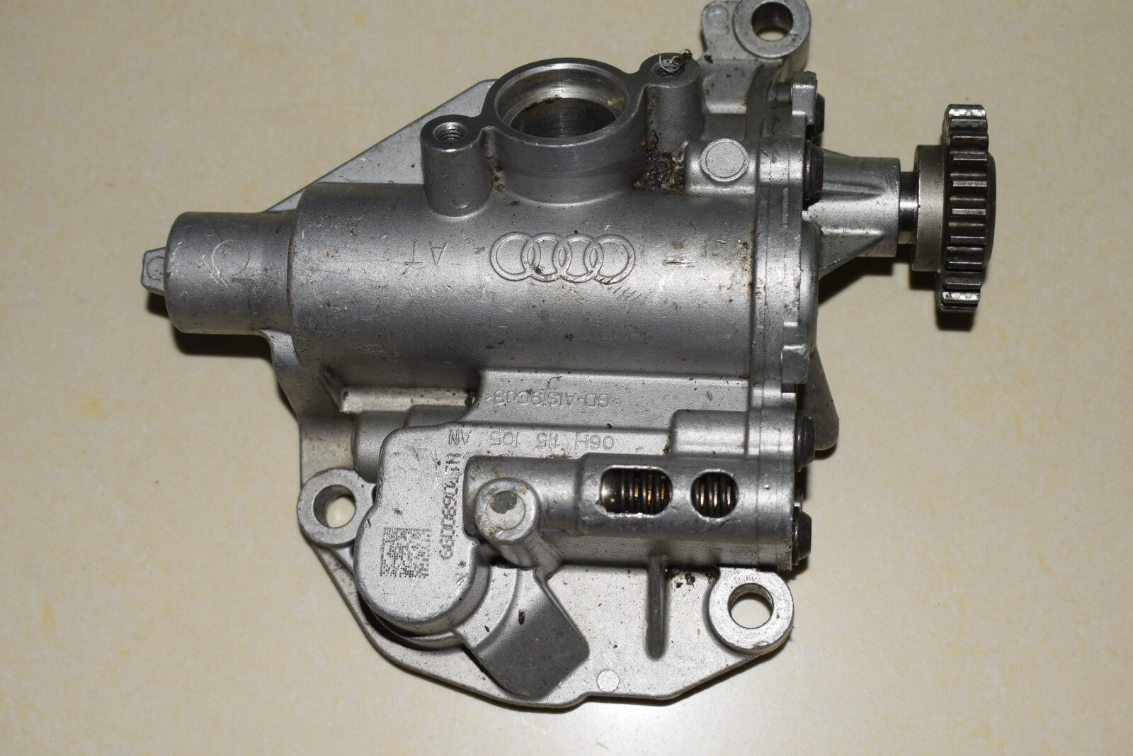 Engine oil pump assembly suitable for MKVII for A4 for A5 1.8 2.0 TFSI CJE1139 06H115105AN Q