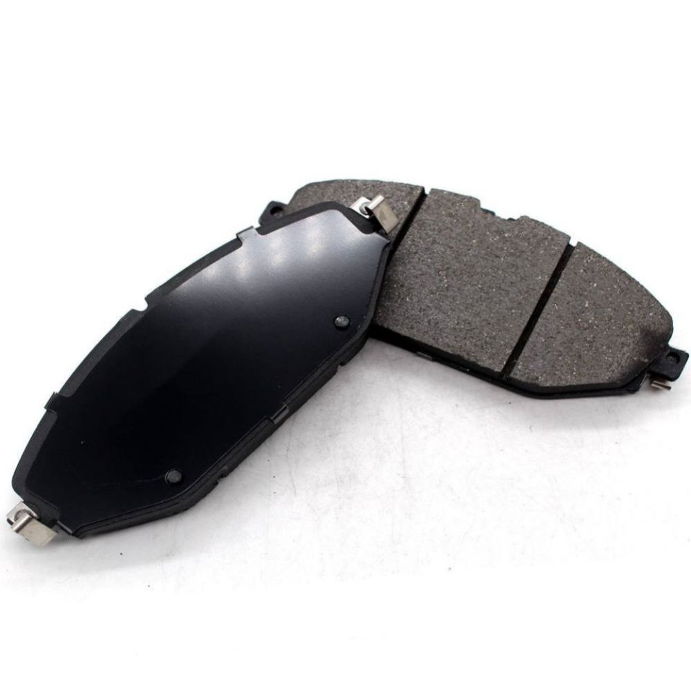 The front of the brake pads is suitable for Mercedes A0084202820 0084202820 Q