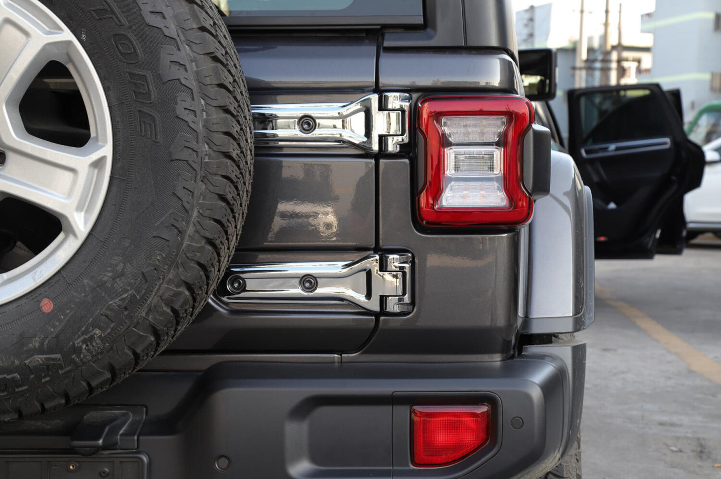 Rear Spare Tire Carrier Hinge Chrome Trim for Jeep for Wrangler Rubicon JL 2018-2022