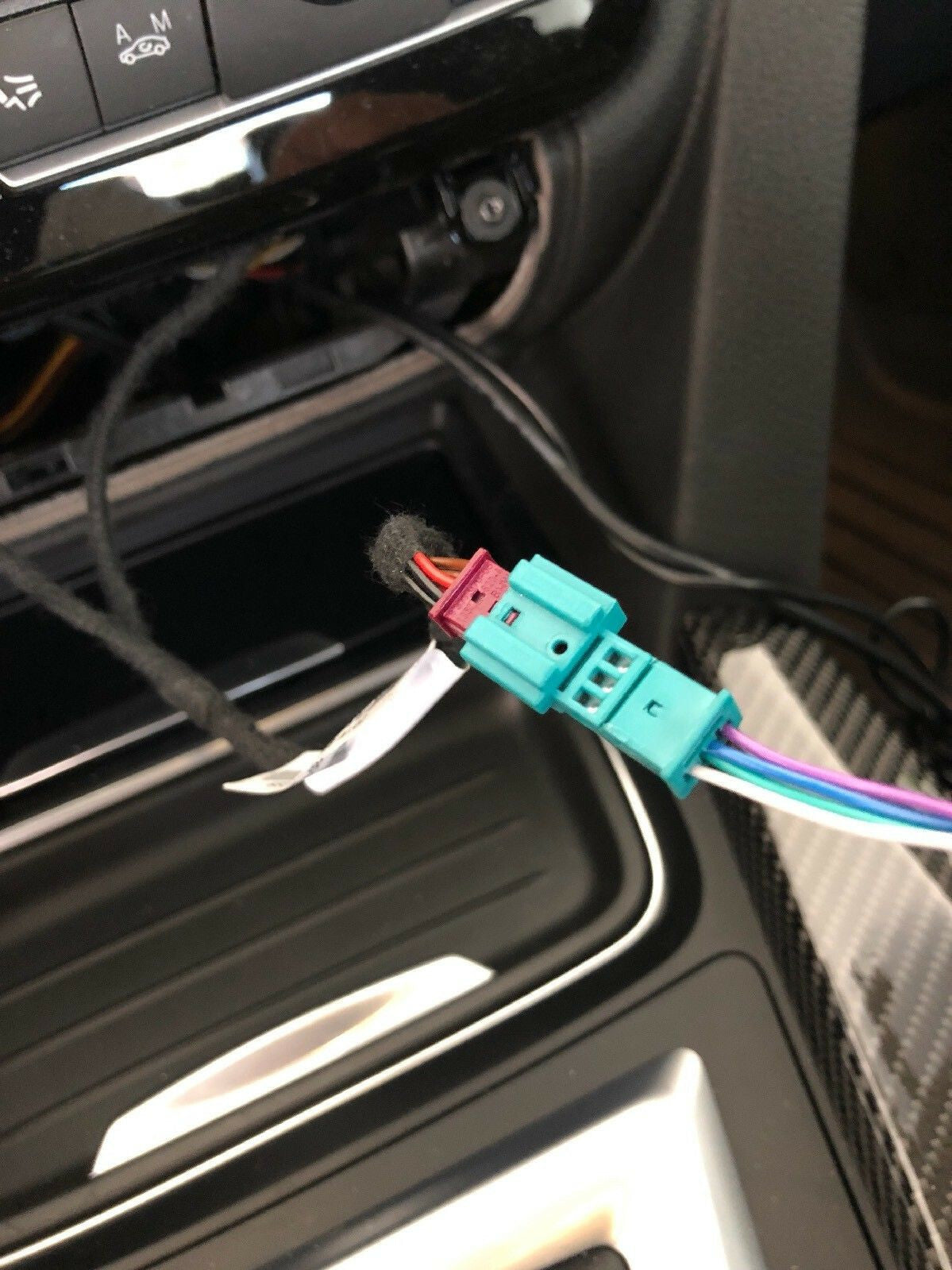 Illuminated LED AC/Radio no cupholder Y-adapter splitter For F32 F34 M4 LCI v