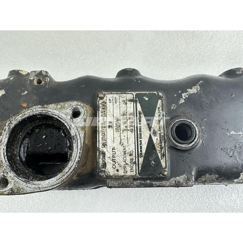 3TN84 Valve Chamber Cover for Diesel Parts -