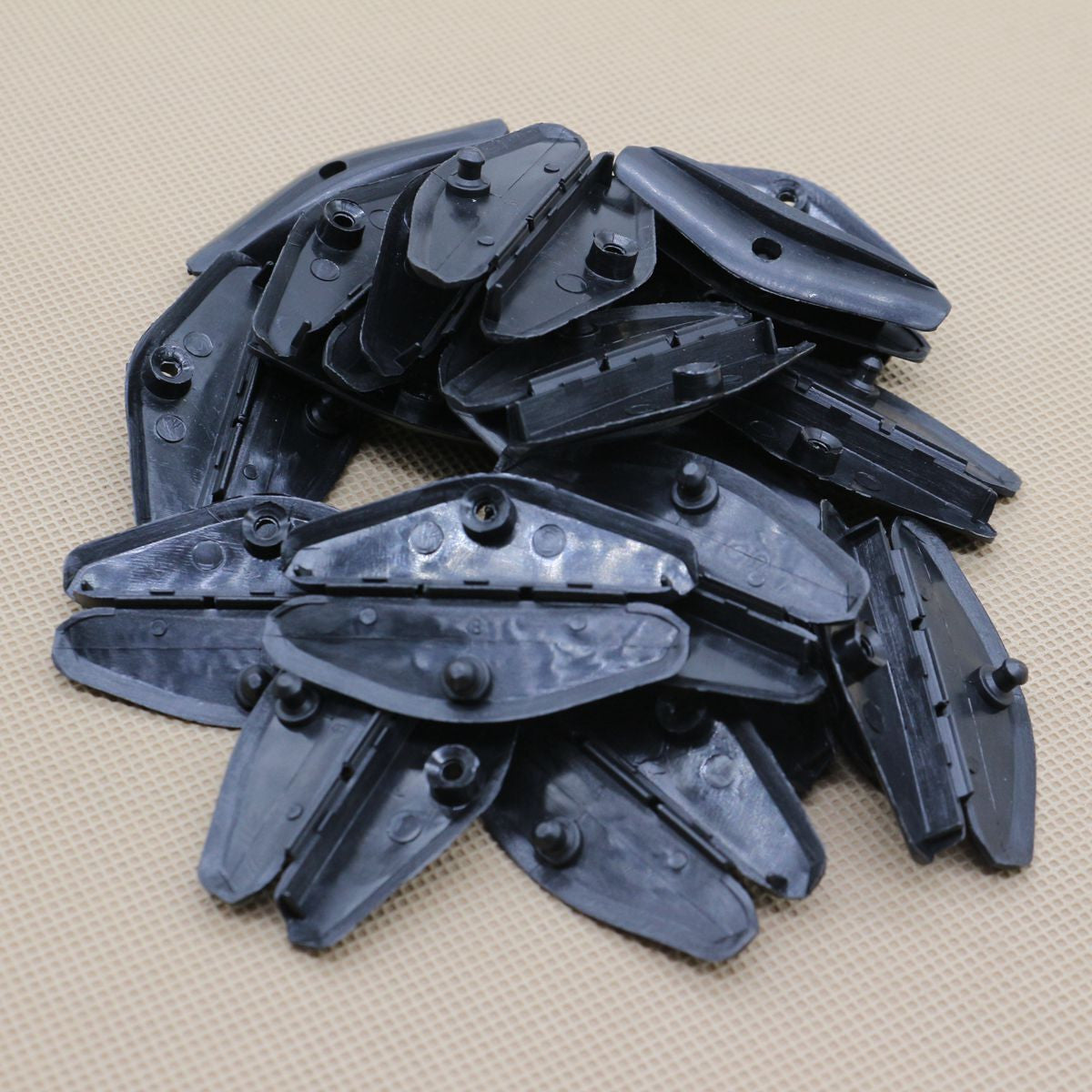 30Pcs Front Door Window Guide Clip For GM for BUICK for Cadillac 20747509 Q
