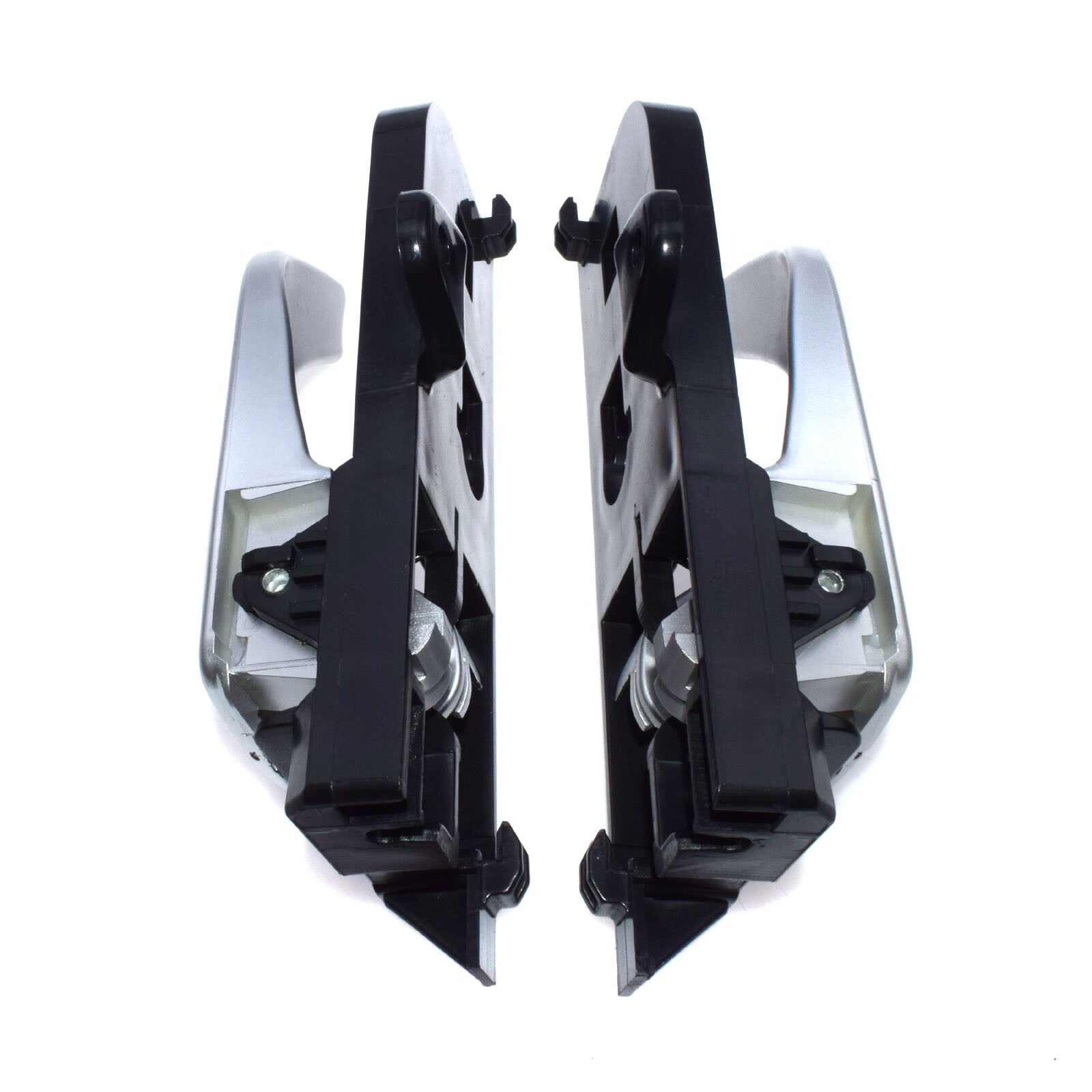 Silver front left and right inner door handles are suitable for Hyundai Sonata 2.4L and 3.3L models. (August 2005) v
