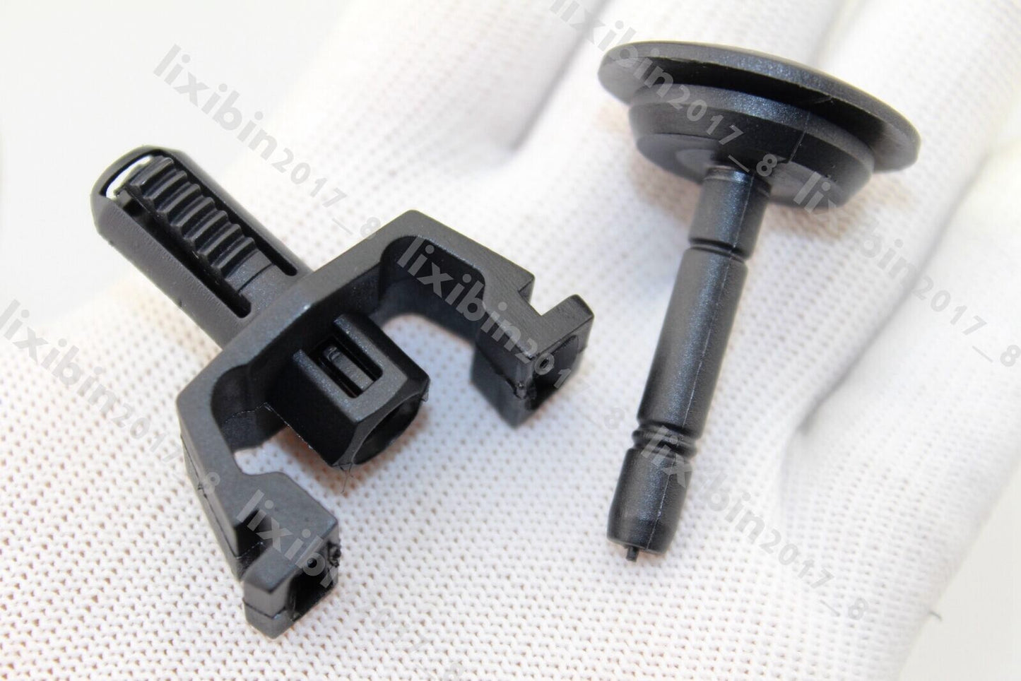 2X for Mercedes-Benz E320 E350 E500 E550 CLS55 CLS500 E55 E63 Radiator Mount Pin