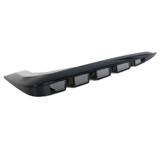 A pair of ABS side airflow fender grille air intakes are suitable for BMW X5 F15 2014-2018.