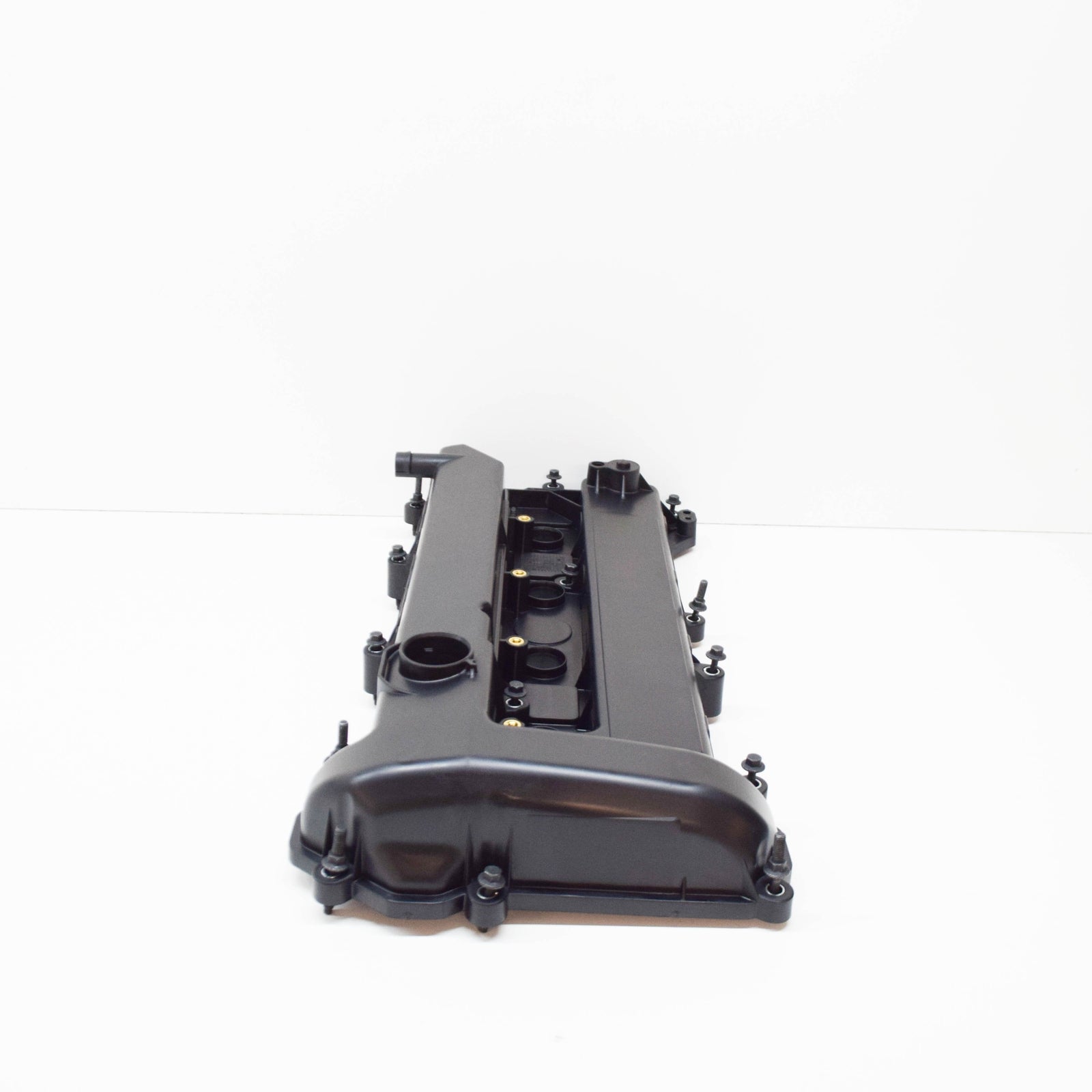 new 30758079 cylinder head for Volvo C30 2009