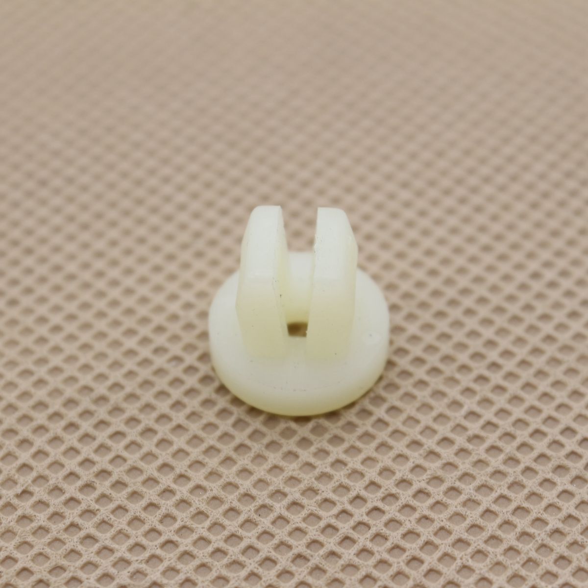 10Pcs White Nylon License Plate Nut For GM 3783006