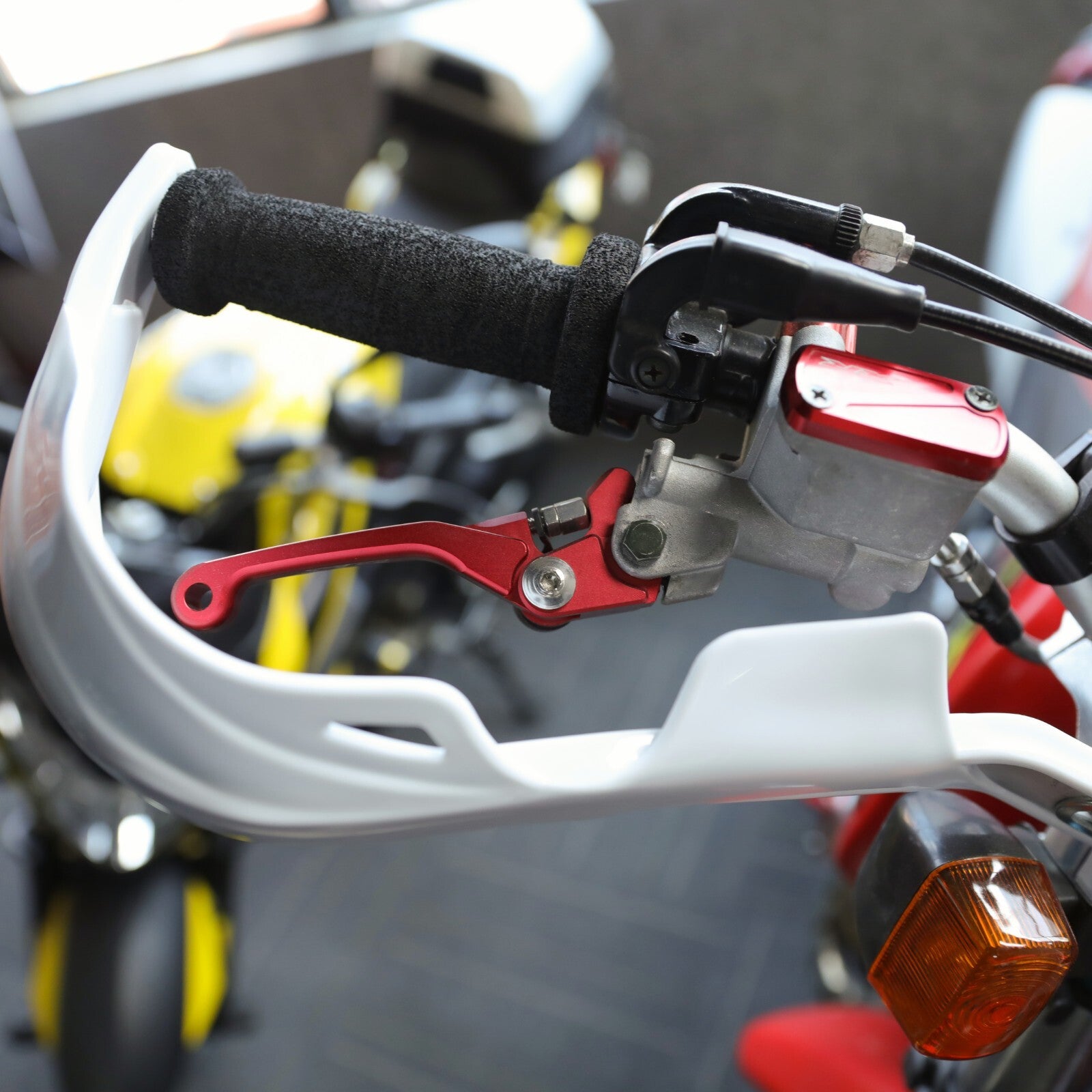 Handlebar Levers Clamp Grips Cylinder Cover Kit for HONDA XR400R 1996-2004 Q