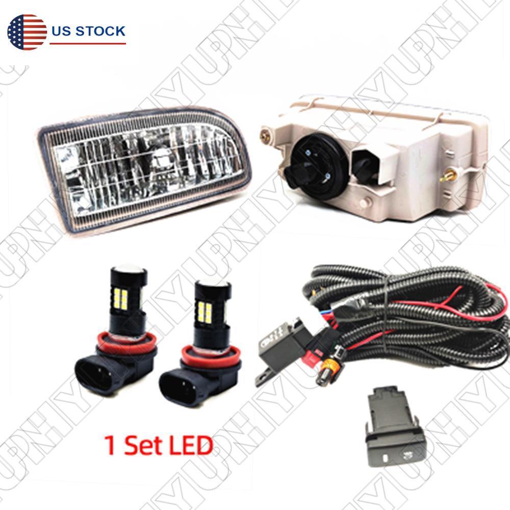Pair of front fog lights with 12V bulbs for Land Cruiser 100 LC100