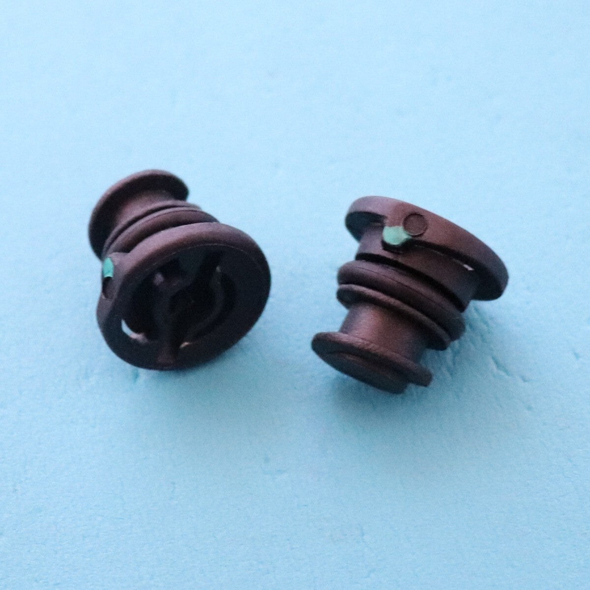 2-pack of new plastic drain plugs for 2015-2018 for Volkswagen for Golf GTI (06L103801)
