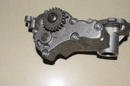 Engine Oil Pump PIERBURG Oil Pump 06J115105AG / 7.07919.05 for VW / for AUDI Q