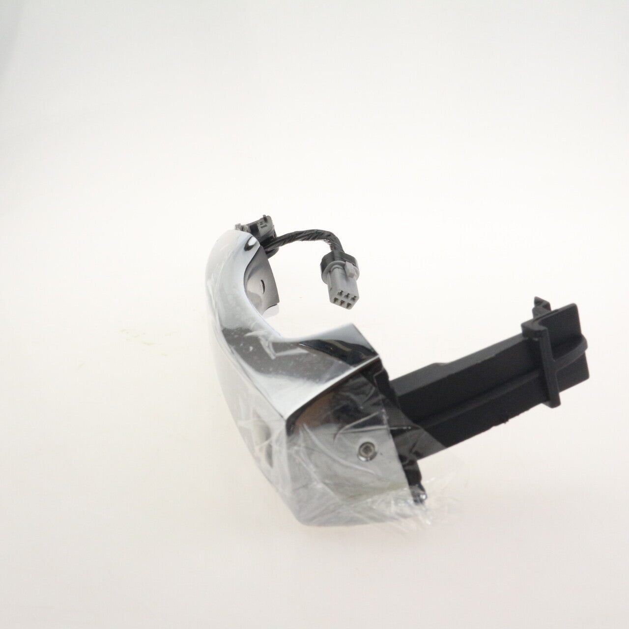 1  84631-ED40A 84631-ED400 tailgate lock suitable for Tiida C11 Sedan 2007-2014 18056
