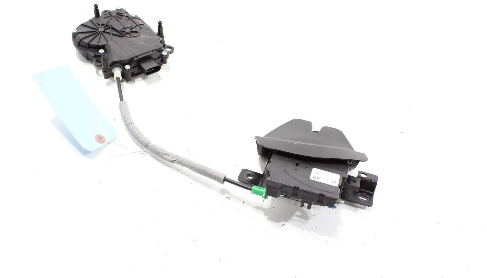 Left Lower Lock Latch Actuator Fit for Jaguar XF XJ 2010-2015 PN LR138437