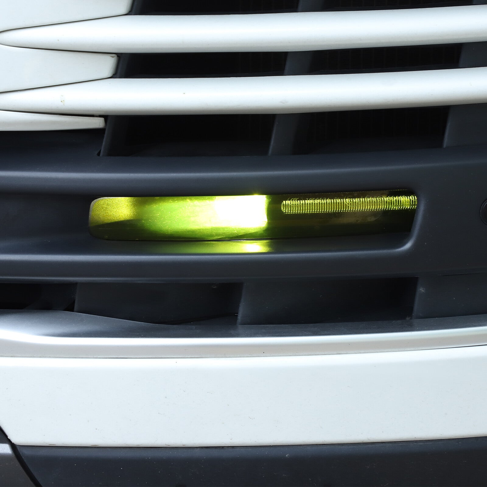 2-Pack Fog Light Yellow Front Tone Pre-cut Decal Vinyl for Range Rover Vogue 18-22- n