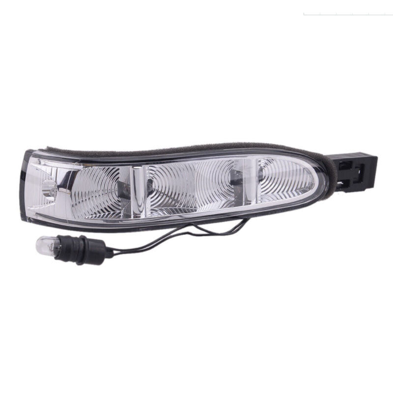 Right door mirror turn signal suitable for GL320, ML320, GL550 (hot selling) n
