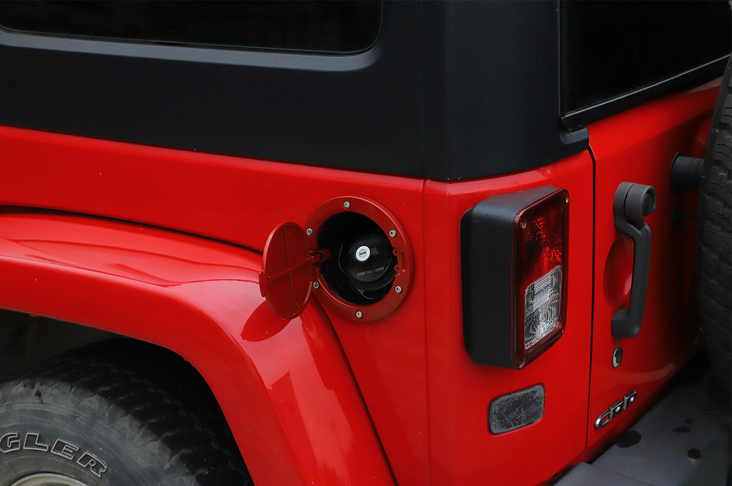 for Jeep for Wrangler JK JKU 2007-2017 Gas Cap Cover Fuel Filler Door Fuel Tank Red Q