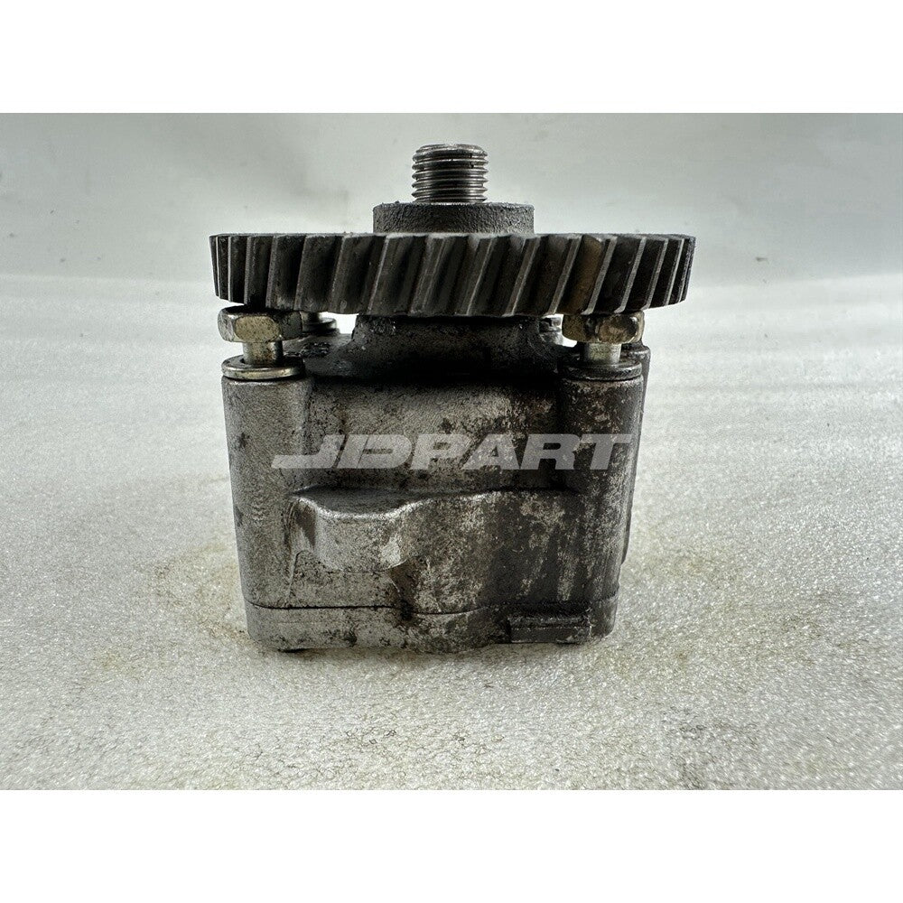 45T oil pump 15471-35013 is suitable for D1403, V2203, V2403, and D1703 excavator engines.