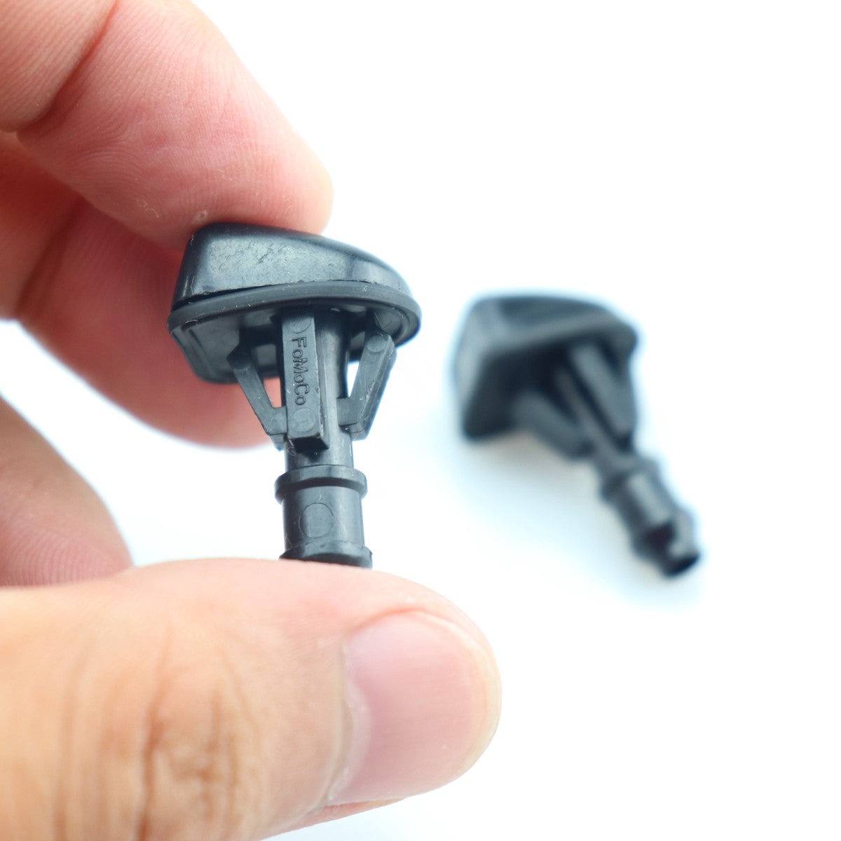 Suitable for windshield wiper spray nozzles for 2008-2012 for Ford Escape 2-piece set.