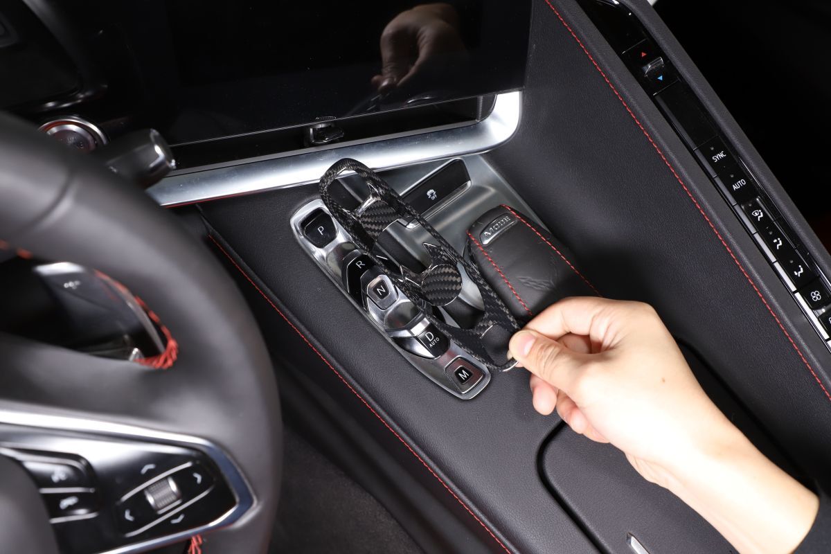 Carbon ABS Engine Bracket Vibration Isolation Panel Cover Trim for Corvette C8 2020-23-. v