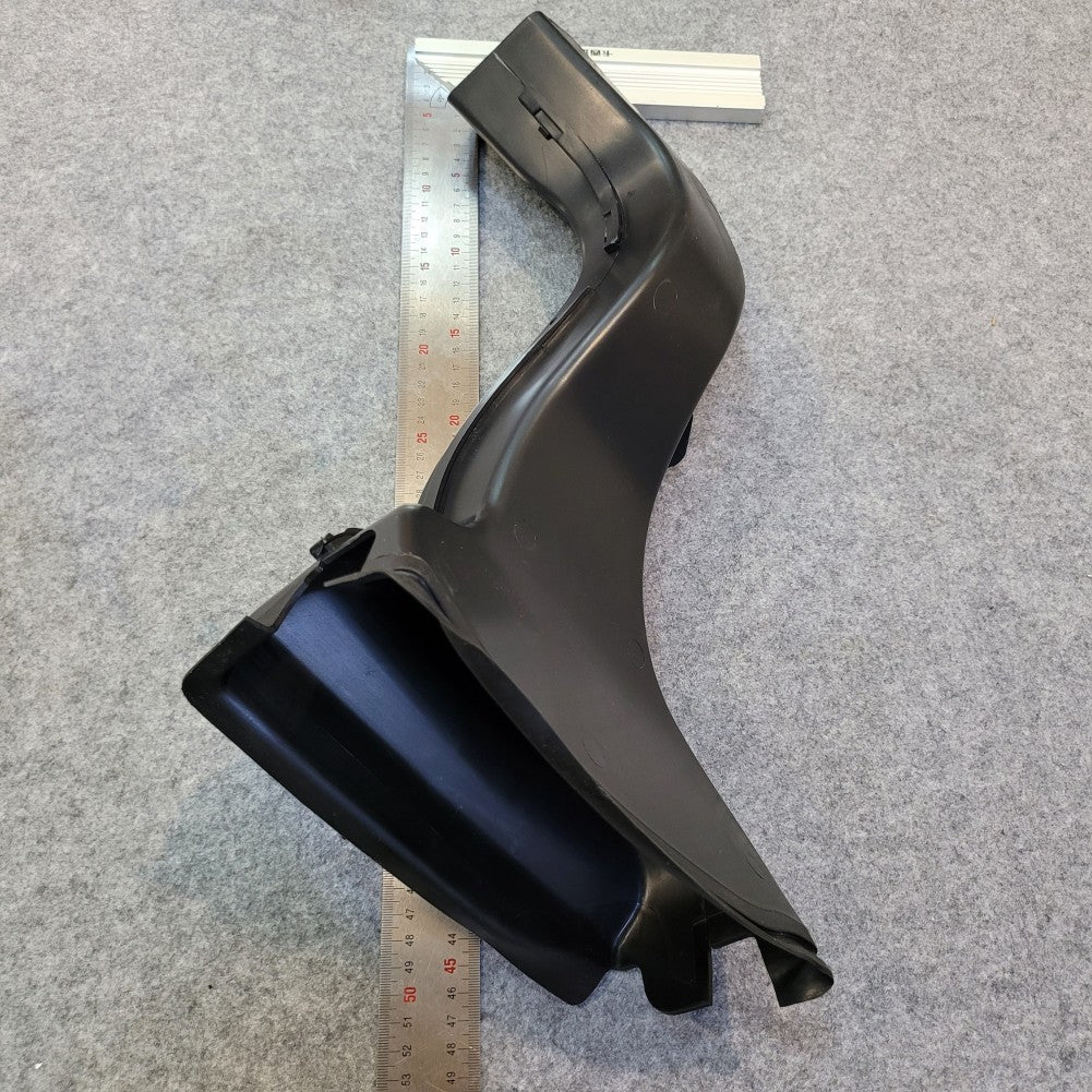 The left outer side of the front bumper is suitable for the 2017 for Range Rover .
