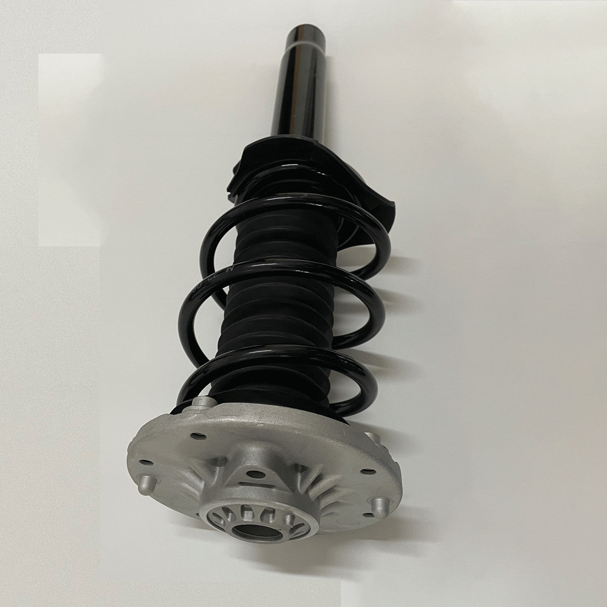 Front shock absorber spring strut assembly suitable for BMW F30, F32, F35, F36, 330i, 430i RWD 2013-16