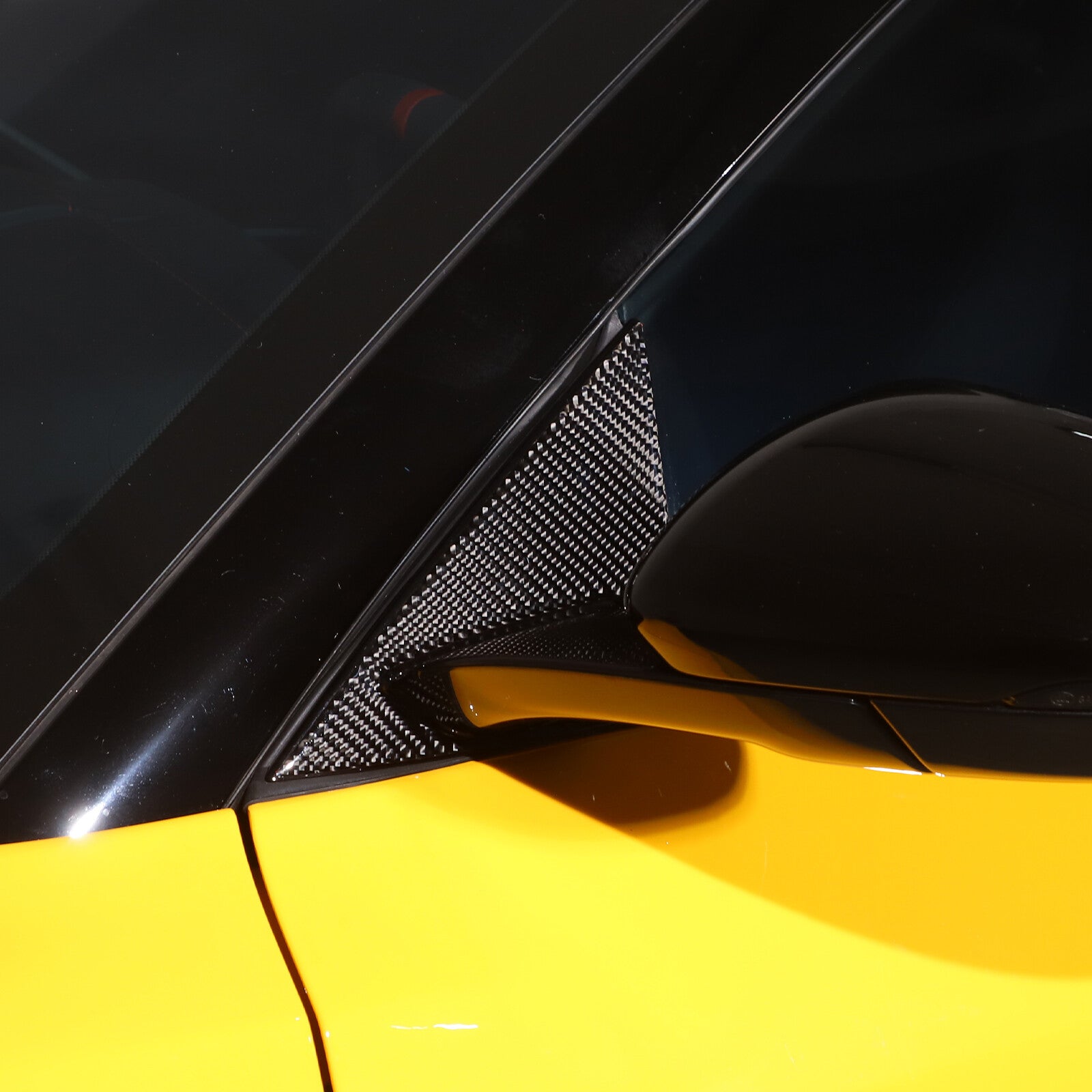 Carbon fiber front door window A-pillar triangular base trim for Lotus EMIR 22-24