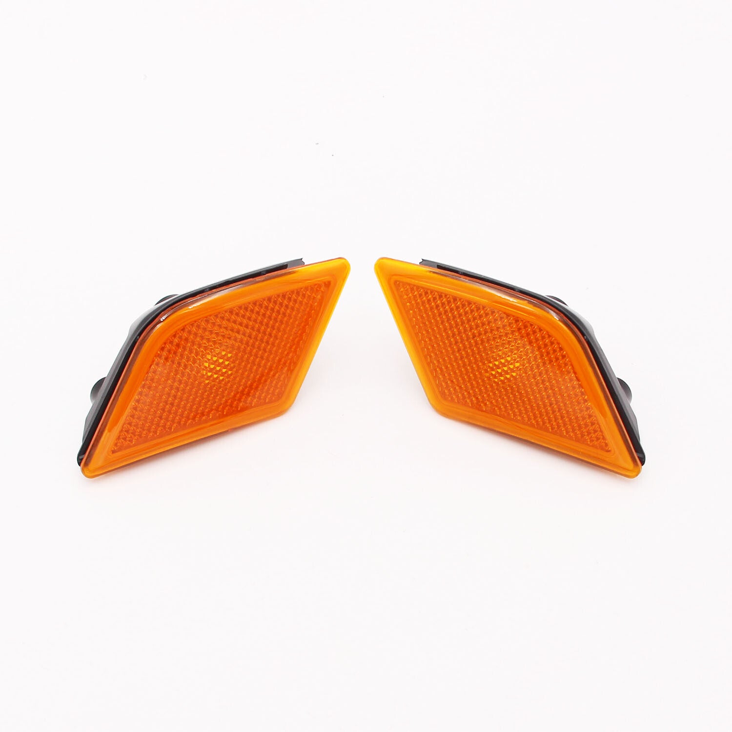One pair of front side marker lights are applicable to for Mercedes-Benz W204 Pre-LCI C-Class 2008-11
