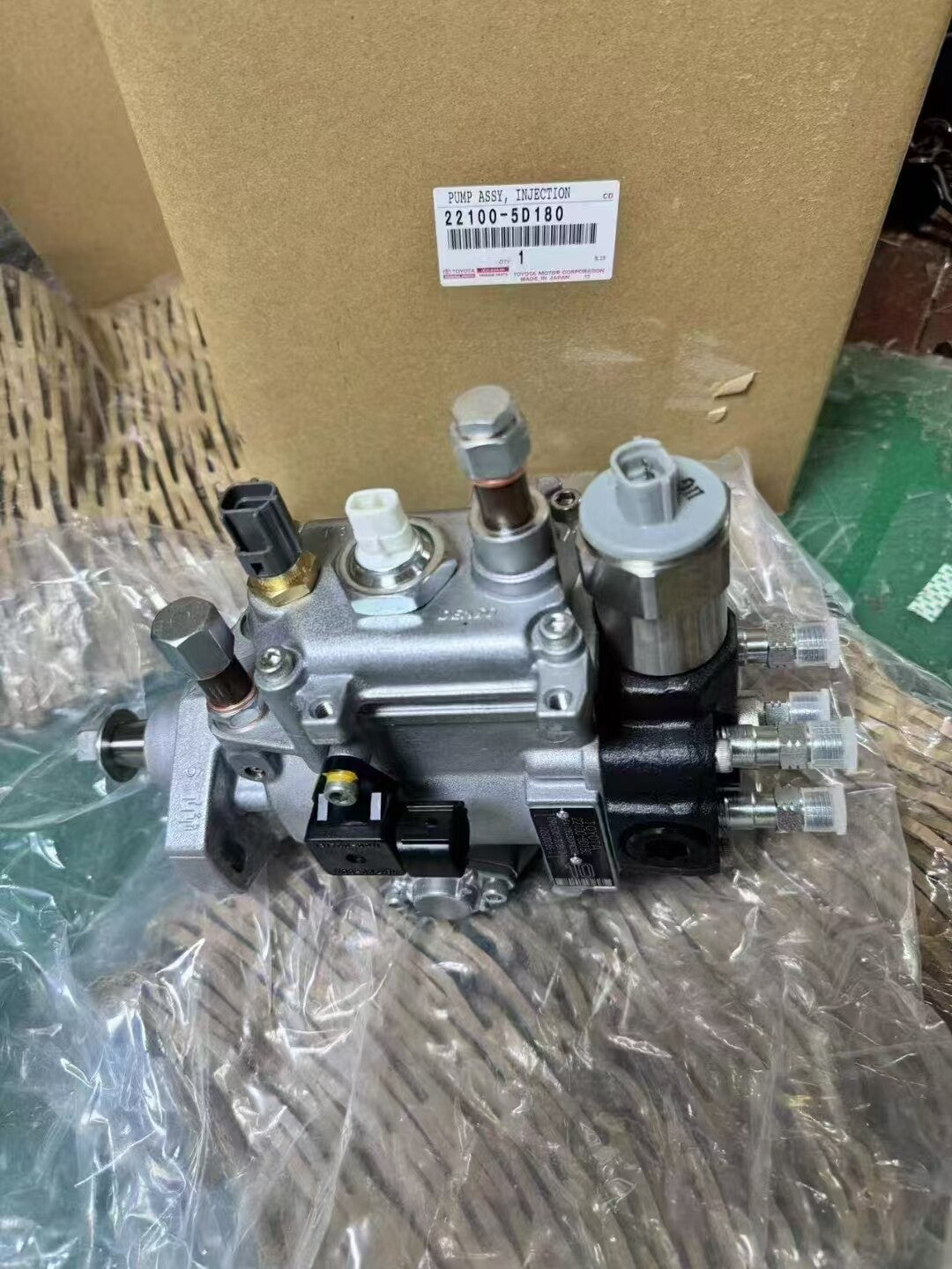 Gen-uine 22100-5D180 for Toyota 5L 5LE Diesel Injection Supply Fuel Pump