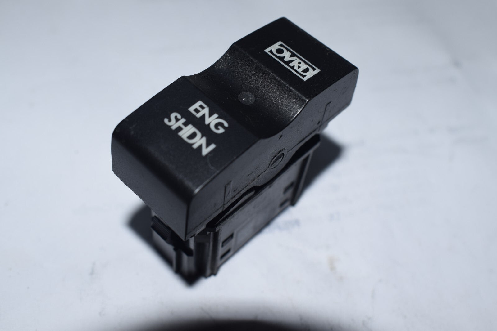for Freightliner Cascadia A06-53782-015 Engine Stop Cover Switch - n