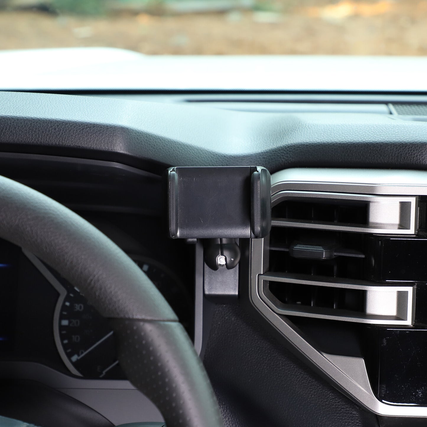 Navigation screen mounting bracket/phone holder suitable for Tendera 2022 2023- n