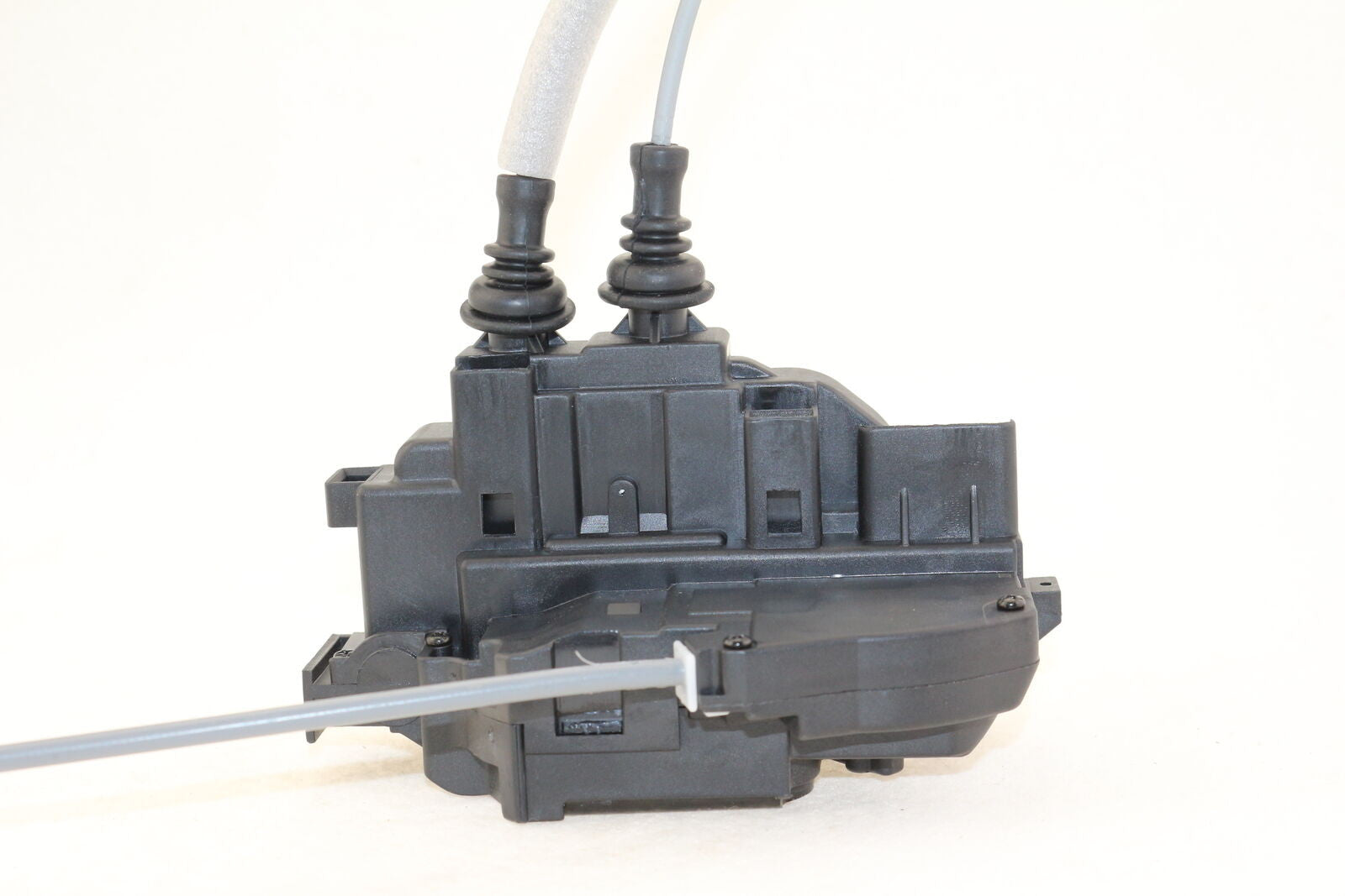 Car Right Rear Door Lock Actuator 81420-3J000 Fit for Hyundai Veracruz 2007-2012 Q