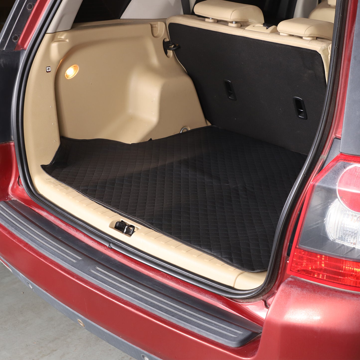 Suitable for Land Rover Freelander 2 2007-2019 rear cargo tray guide liner/cargo mat flooring. Q