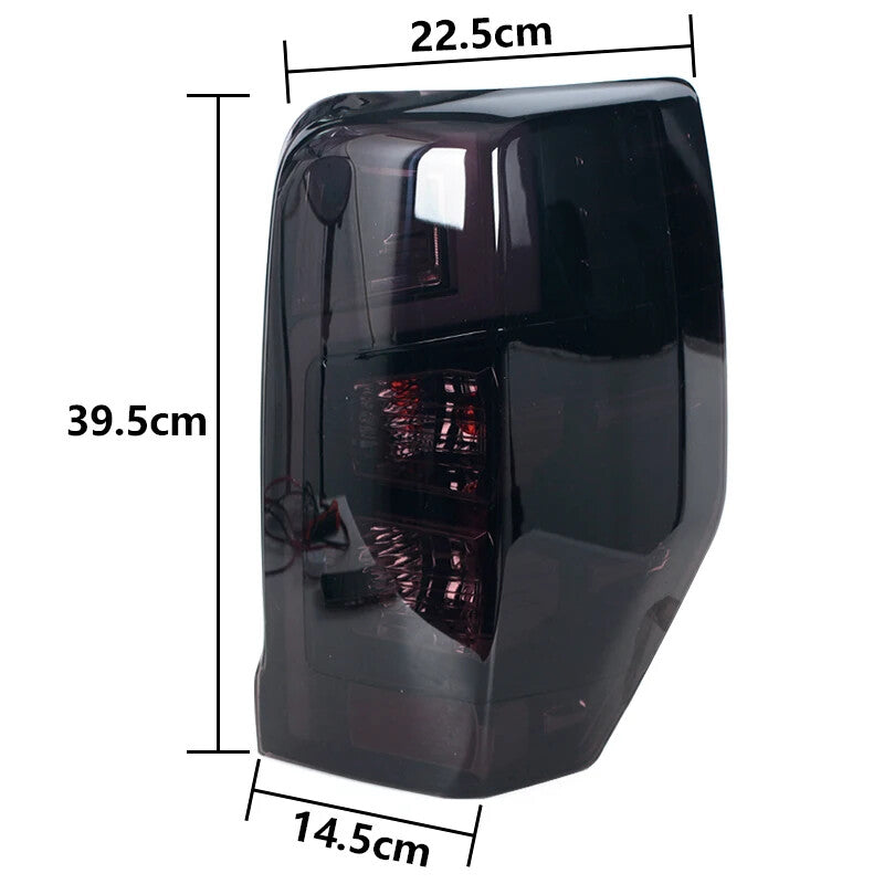 Left taillight bracket light suitable for Mitsubishi Triton L200 2019-2021 8330B213