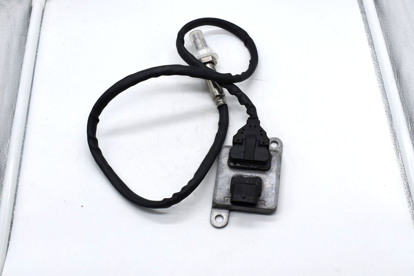 Applicable to oxygen sensor (NOX) A0009052909 (2015-2017). n