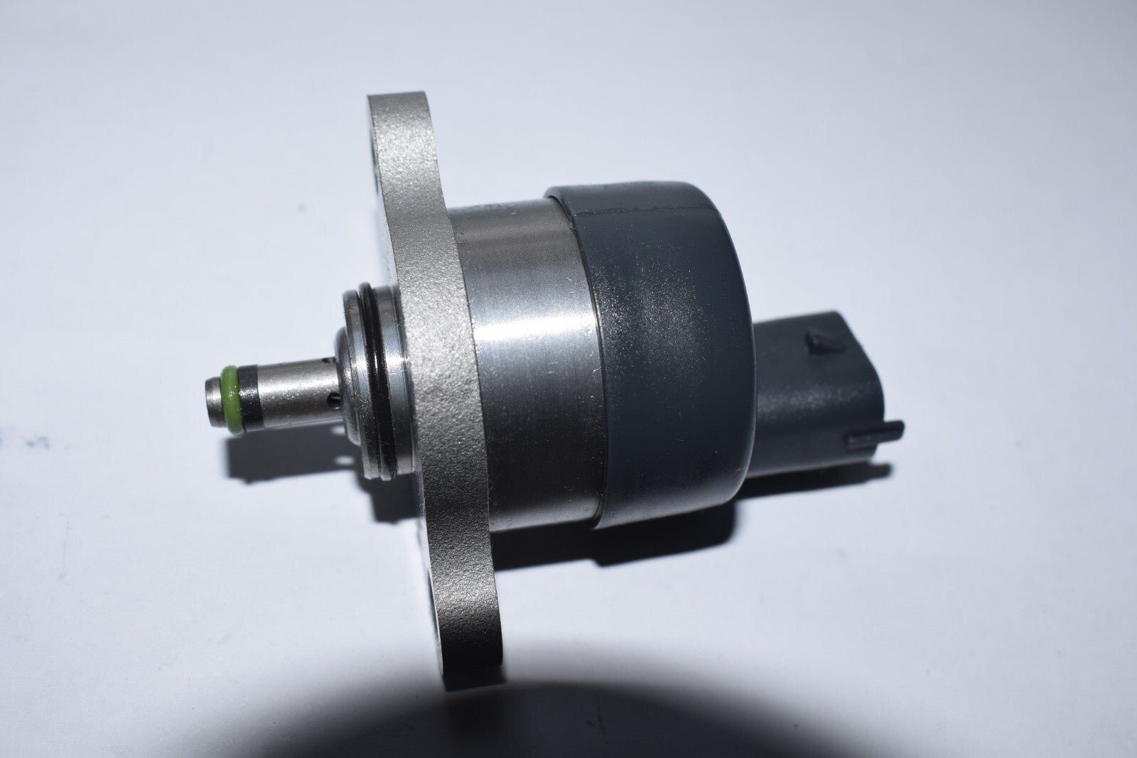 31402-27000 0281002445 Common rail fuel pressure regulating valve suitable for Hyundai and for Kia . n