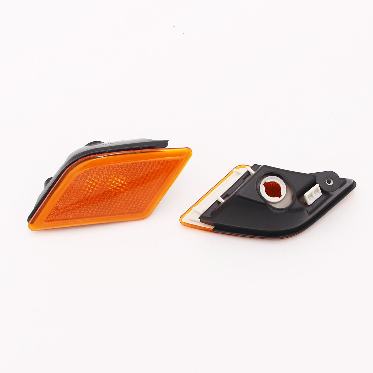 One pair of front side marker lights are applicable to for Mercedes-Benz W204 Pre-LCI C-Class 2008-11