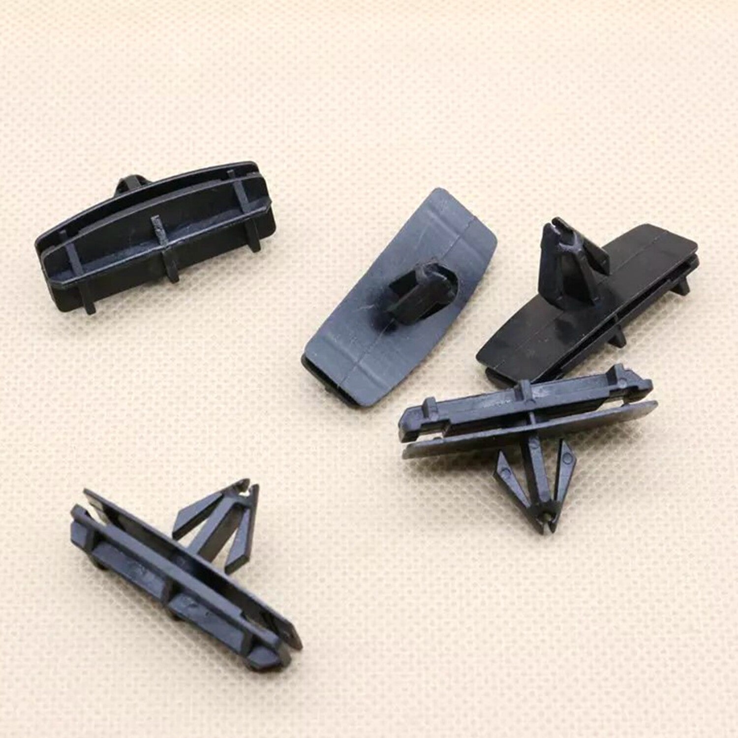 30pcs Black Nylon Fender Flare Moulding Clip for Chrysler 55157055AA 55157065AA