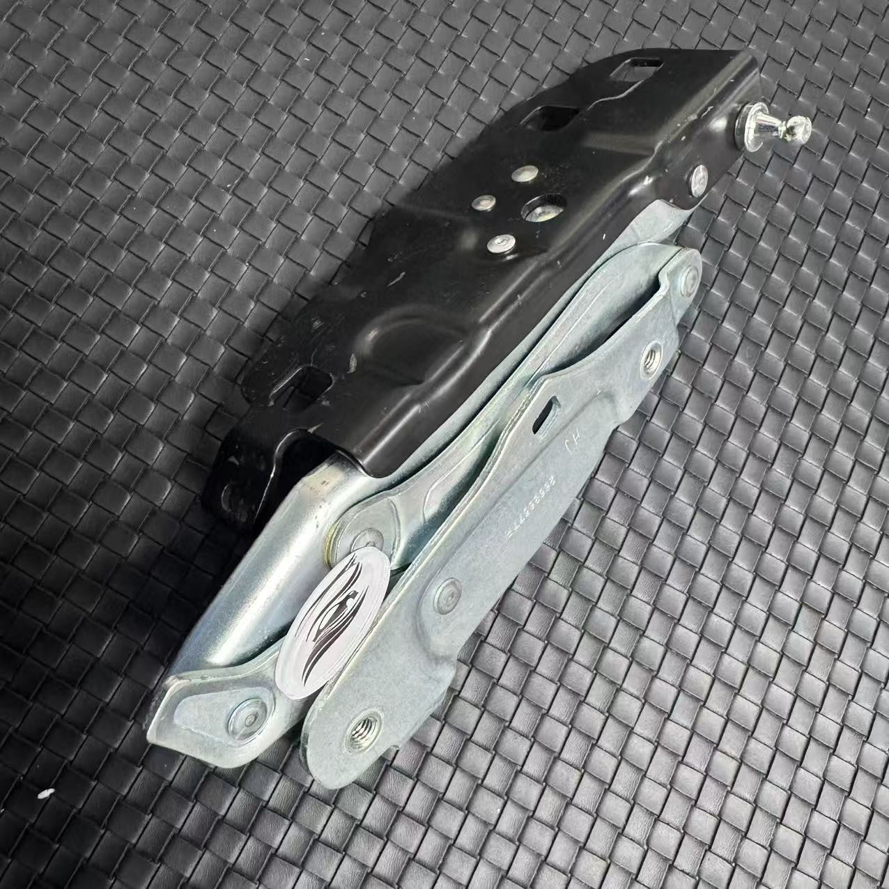 General LaCrosse 17-19 Range Hood Hinges Q