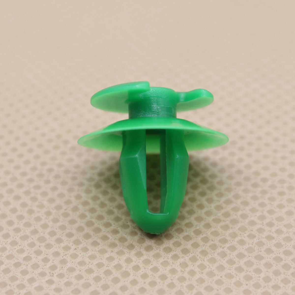 New Green 20Pcs Interior Door Panel Trim Clip Retainer for BMW 51-41-1-870-718 Q