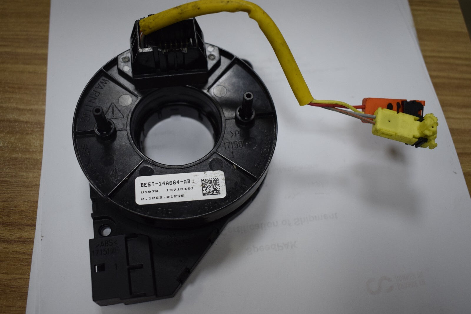 Steering wheel spiral cable clock spring BE5T-14A664-AB suitable for 10, 11, and 12 Fusion models. n