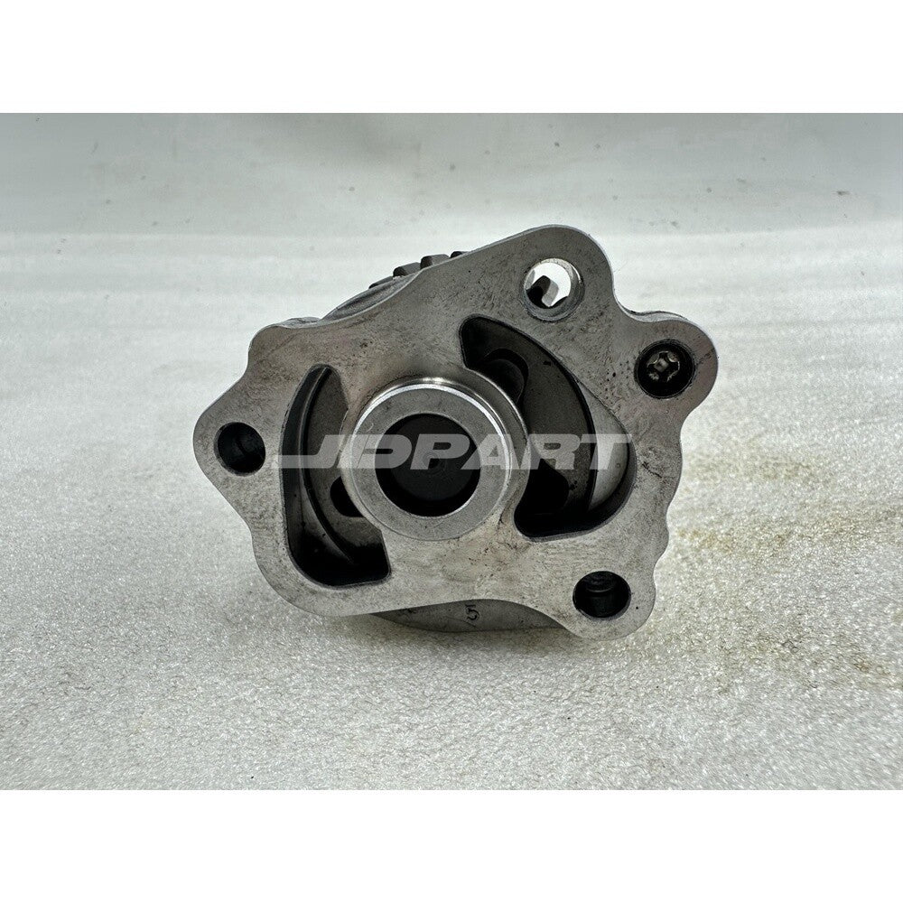 31T oil pump 16851-35012 is suitable for D722, D782, and Z482 diesel engine parts.