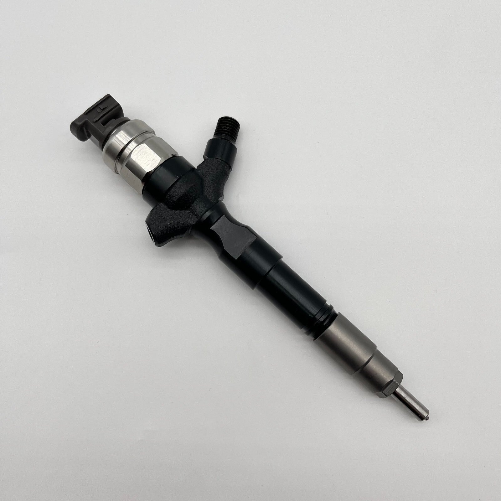 095000-5881 DIESEL FUEL INJECTOR 095000-5880 for TOYOTA HIACE Hilux 23670-30050